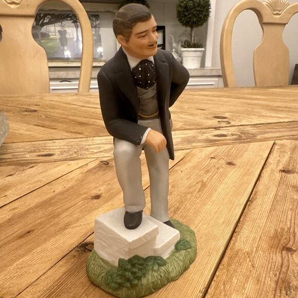 Avon Images Of Hollywood Clark Gable as Rhett Butler‎ in "GONE WITH THE WIND" - Picture 11 of 13